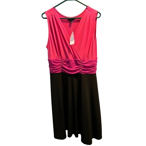 Fashion Bug Dresses & Skirts - Fashion Bug Womens Pink Black Colorblock Ruched Waist V-Neck Dress Size L NWT
